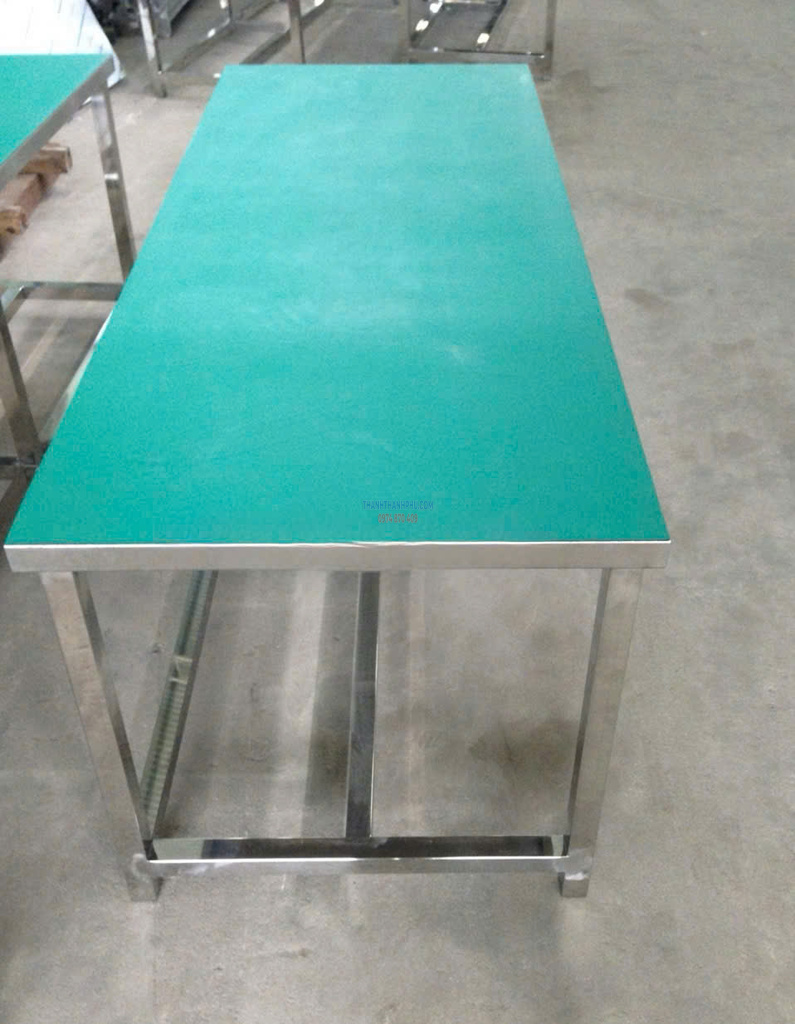 Bàn Thao Tác lót thảm chống tĩnh điện