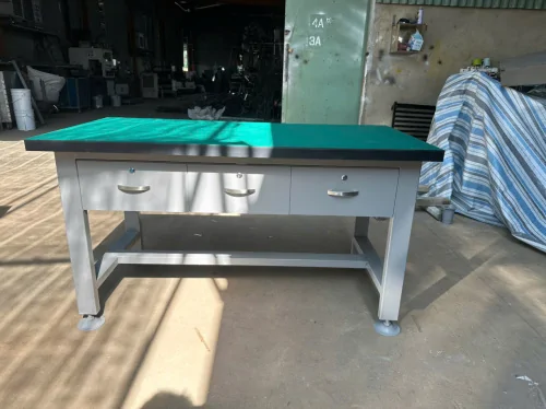 Bàn Thao Tác Chống  Tĩnh Điện - Có Hộc Tủ