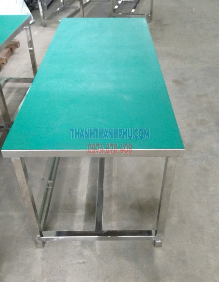 Bàn Thao Tác Khung inox lót Thảm chống tĩnh điện 